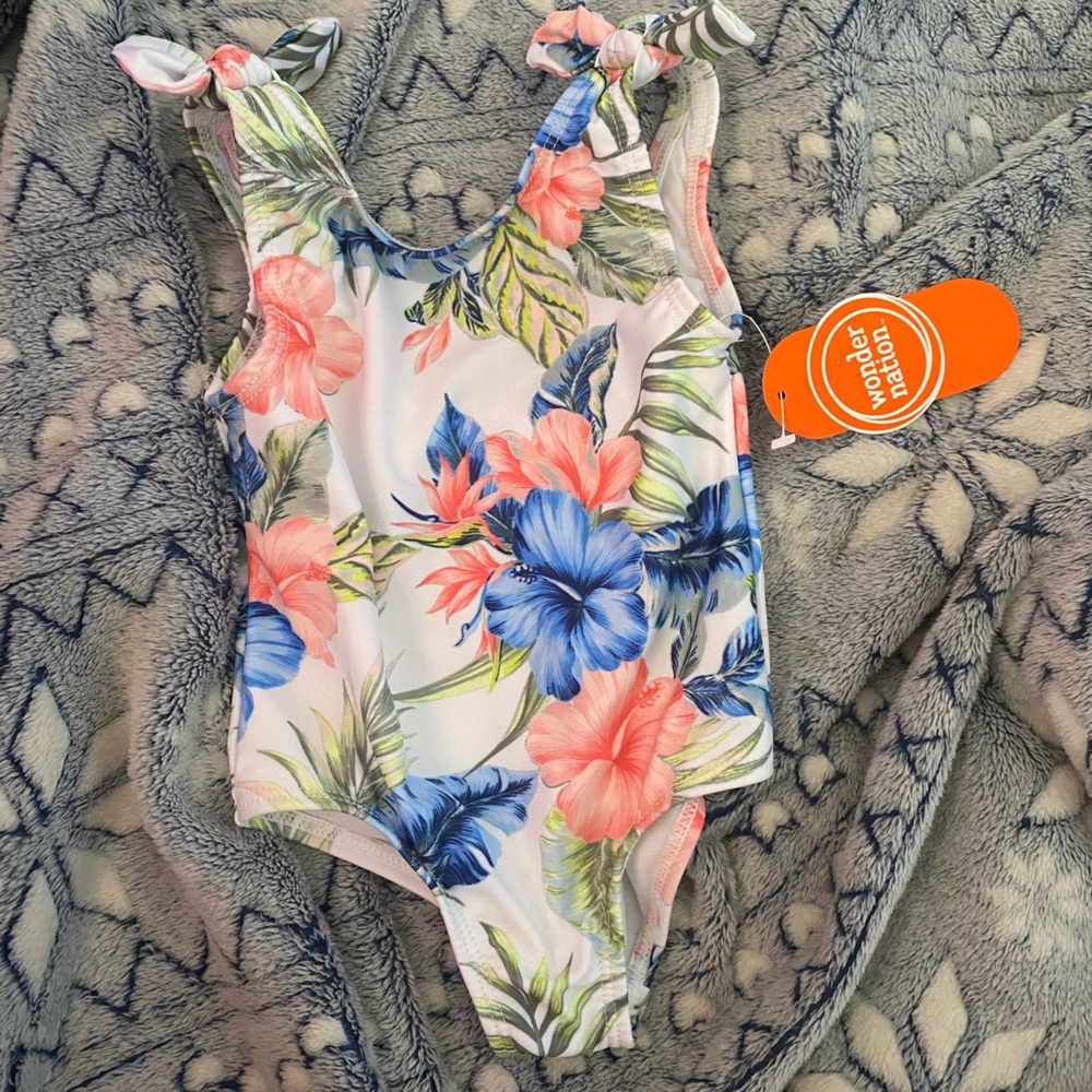 Swimsuit 18 M